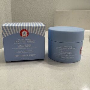 First Aid Beauty Hydrating Dewy Gel Cream - NEW